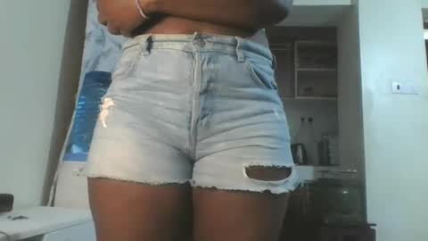 Snapshot of hottie_vera chatting on 02.07.26 vera online show from 02.07.26