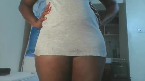 Snapshot of hottie_vera chatting on 02.16.26 vera online show from 02.16.26