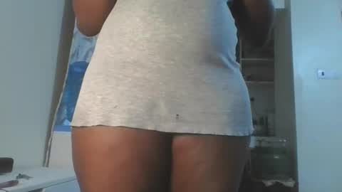 Snapshot of hottie_vera chatting on 03.04.26 vera online show from 03.04.26