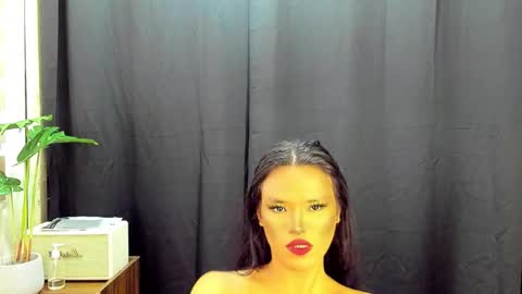 Maxine online show from 11.27.25