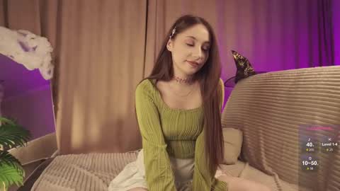 hottpeachh online show from 10.23.25