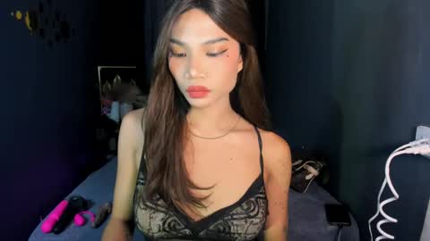 Hi i am Jane half vietnamese and half pinay and would like to meet good person here XOXO online show from 05.22.26