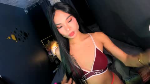 Hi i am Jane half vietnamese and half pinay and would like to meet good person here XOXO online show from 05.26.26