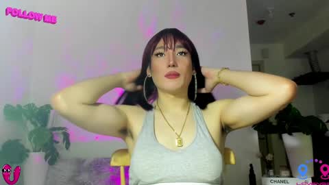 crishinahotty online show from 02.14.25
