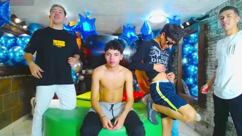 HOWENTS online show from 12.04.24
