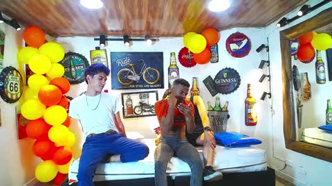 HOWENTS online show from 02.08.25