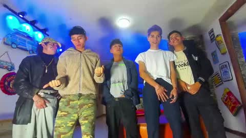 HOWENTS online show from 03.12.25