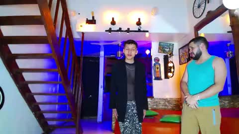 Snapshot of howents chatting on 09.30.25 HOWENTS online show from 09.30.25