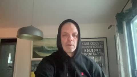 Snapshot of howlingatnothing chatting on 12.15.24 howlingatnothing online show from 12.15.24