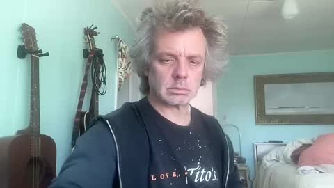 Snapshot of howlingatnothing chatting on 11.02.25 howlingatnothing online show from 11.02.25