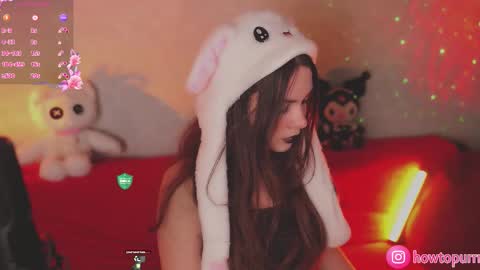 Mia online show from 10.14.25