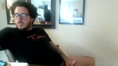 Snapshot of hoyosjay68 chatting on 02.11.25 Jay.....jayhoe878 SC online show from 02.11.25