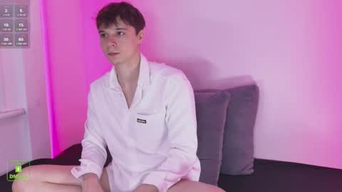 Snapshot of hugebangins_ chatting on 09.28.25 ANTHONY online show from 09.28.25