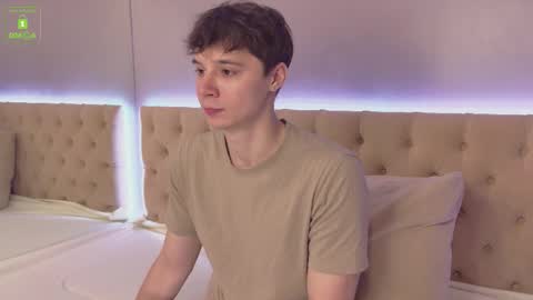 Snapshot of hugebangins_ chatting on 10.01.25 ANTHONY online show from 10.01.25