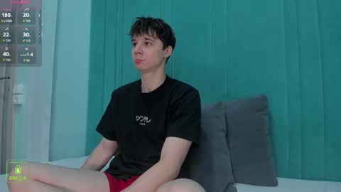 Snapshot of hugebangins_ chatting on 10.10.25 ANTHONY online show from 10.10.25