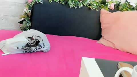 Snapshot of hugeboobserin chatting on 02.20.25 Erin online show from 02.20.25