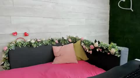 Snapshot of hugeboobserin chatting on 02.25.25 Erin online show from 02.25.25