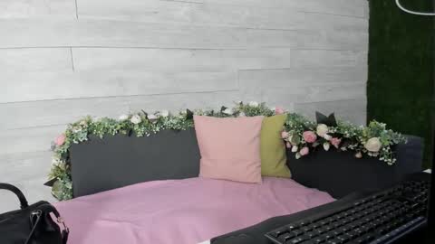 Snapshot of hugeboobserin chatting on 03.10.25 Erin online show from 03.10.25