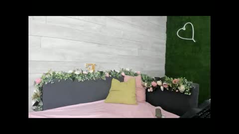 Snapshot of hugeboobserin chatting on 11.04.25 Erin online show from 11.04.25