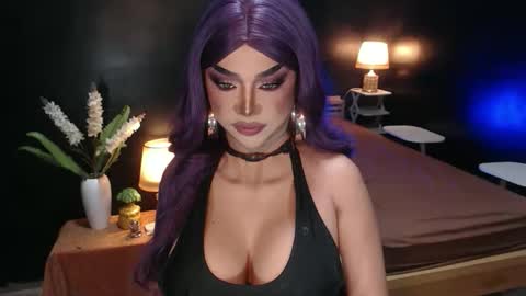 Christine online show from 04.10.26