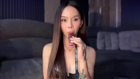 Tine Castillo online show from 04.14.26