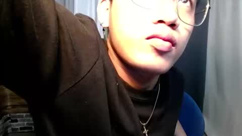 hugecockjames09 online show from 10.12.25