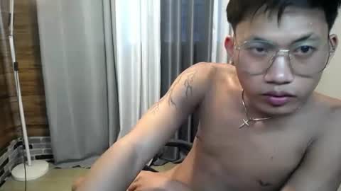 hugecockjames09 online show from 10.20.25