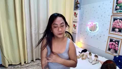 hugejuicyhotdog online show from 10.10.25