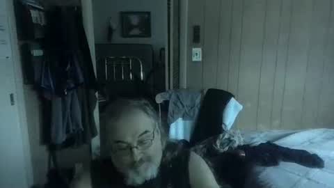 lonely huggy bear online show from 07.02.26