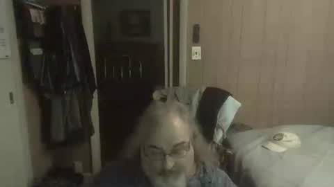 lonely huggy bear online show from 07.15.26