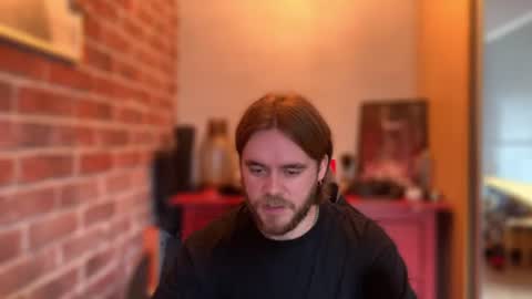 Snapshot of hugo__brad chatting on 08.07.26 Hugo online show from 08.07.26