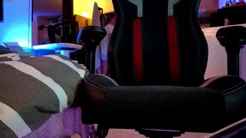 Hugo online show from 12.30.24