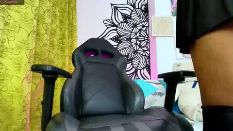 Snapshot of huila97 chatting on 10.09.25 elecktra12 online show from 10.09.25