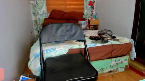 Snapshot of hungasiangirl chatting on 02.27.26 help me make 25000 tokens for my mother HEARING aid online show from 02.27.26