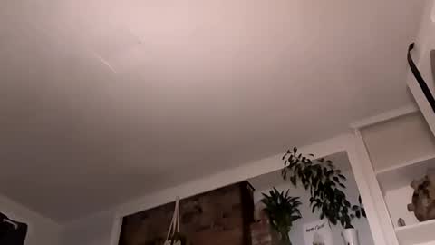 Snapshot of hungitalian40 chatting on 10.28.25 hungitalian40 online show from 10.28.25