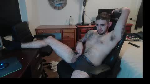 Snapshot of hungmtnman2256 chatting on 02.26.26 hungmtnman2256 online show from 02.26.26