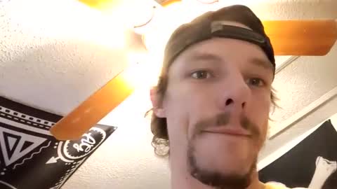 Snapshot of hungtxcock92 chatting on 02.05.25 hungtxcock92 online show from 02.05.25