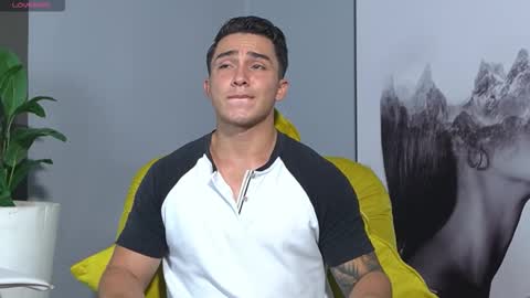 Snapshot of hunk_ryan chatting on 09.23.25 hunk_ryan online show from 09.23.25