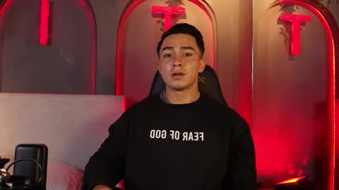 Snapshot of hunk_ryan chatting on 10.07.25 hunk_ryan online show from 10.07.25