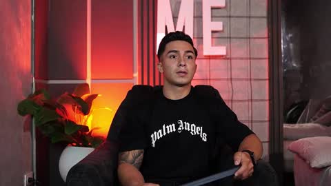 Snapshot of hunk_ryan chatting on 10.13.25 hunk_ryan online show from 10.13.25