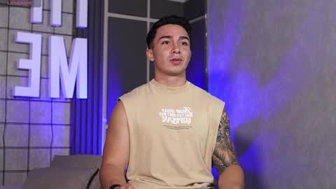 Snapshot of hunk_ryan chatting on 10.26.25 hunk_ryan online show from 10.26.25