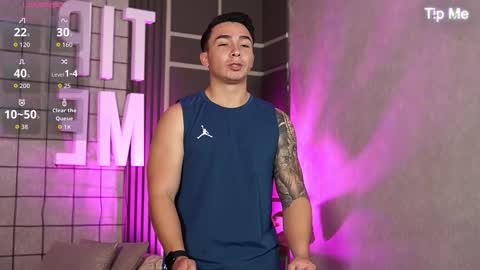 Snapshot of hunk_ryan chatting on 10.27.25 hunk_ryan online show from 10.27.25