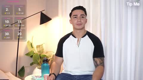 Snapshot of hunk_ryan chatting on 10.28.25 hunk_ryan online show from 10.28.25