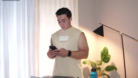 Snapshot of hunk_ryan chatting on 11.09.25 hunk_ryan online show from 11.09.25