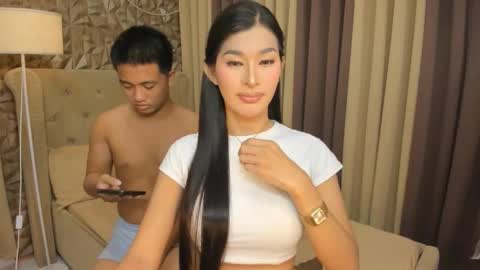 hunkhomerontop online show from 11.06.25