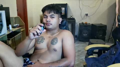 hunkyzeus online show from 04.21.26