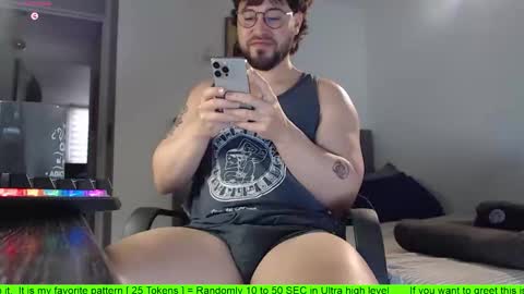 Snapshot of hunter_of_mn chatting on 10.06.25 online show from 10.06.25