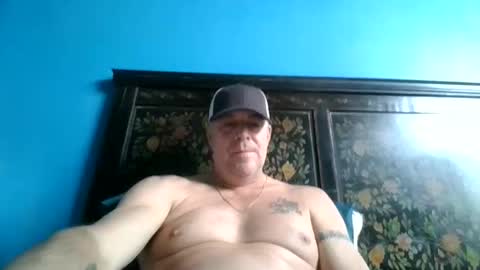 Snapshot of hunybager chatting on 12.17.25 hunybager online show from 12.17.25