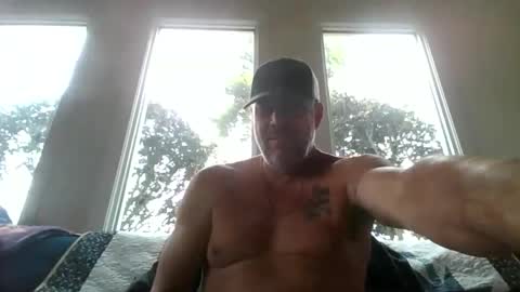 Snapshot of hunybager chatting on 04.28.26 hunybager online show from 04.28.26