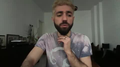 Snapshot of hydraengea chatting on 02.22.26 IVY online show from 02.22.26